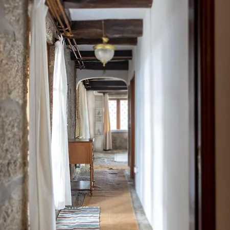 Casa Da Guarda De Fora Nyaraló Paredes