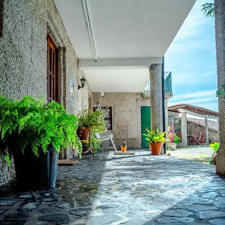 Casa Da Guarda De Fora Paredes (Porto)