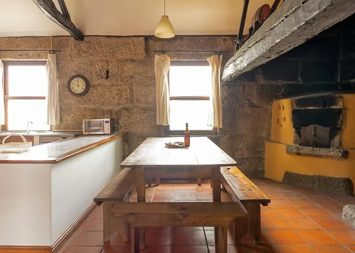 Casa Da Guarda De Fora Paredes (Porto)